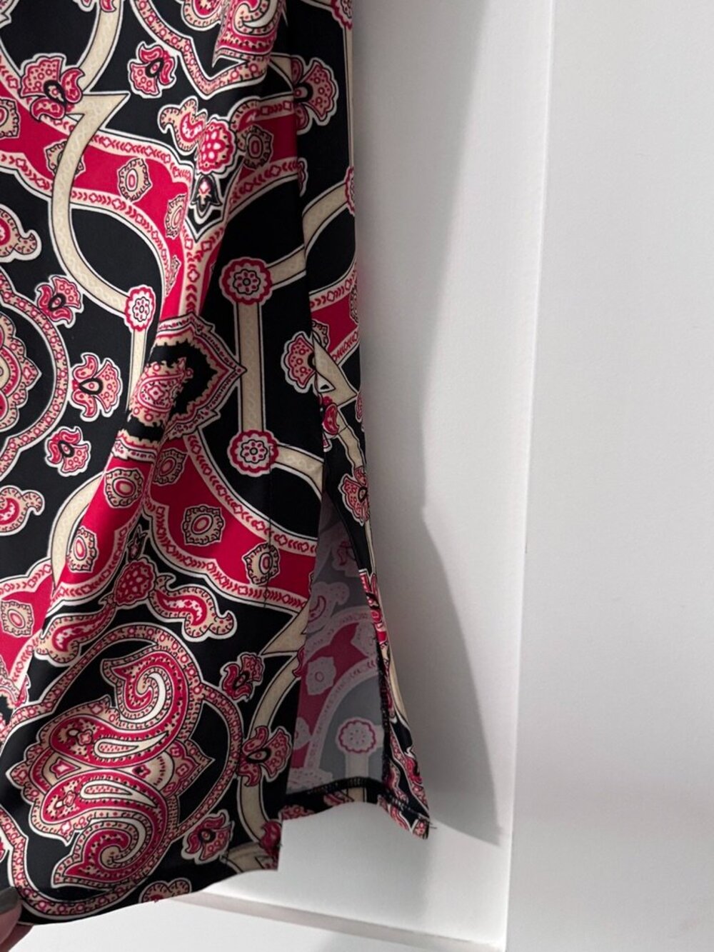 Jude Connally Red, Black, Cream Paisley Print Blouse,Excellent Condition, Size:S - Picture 3 of 6